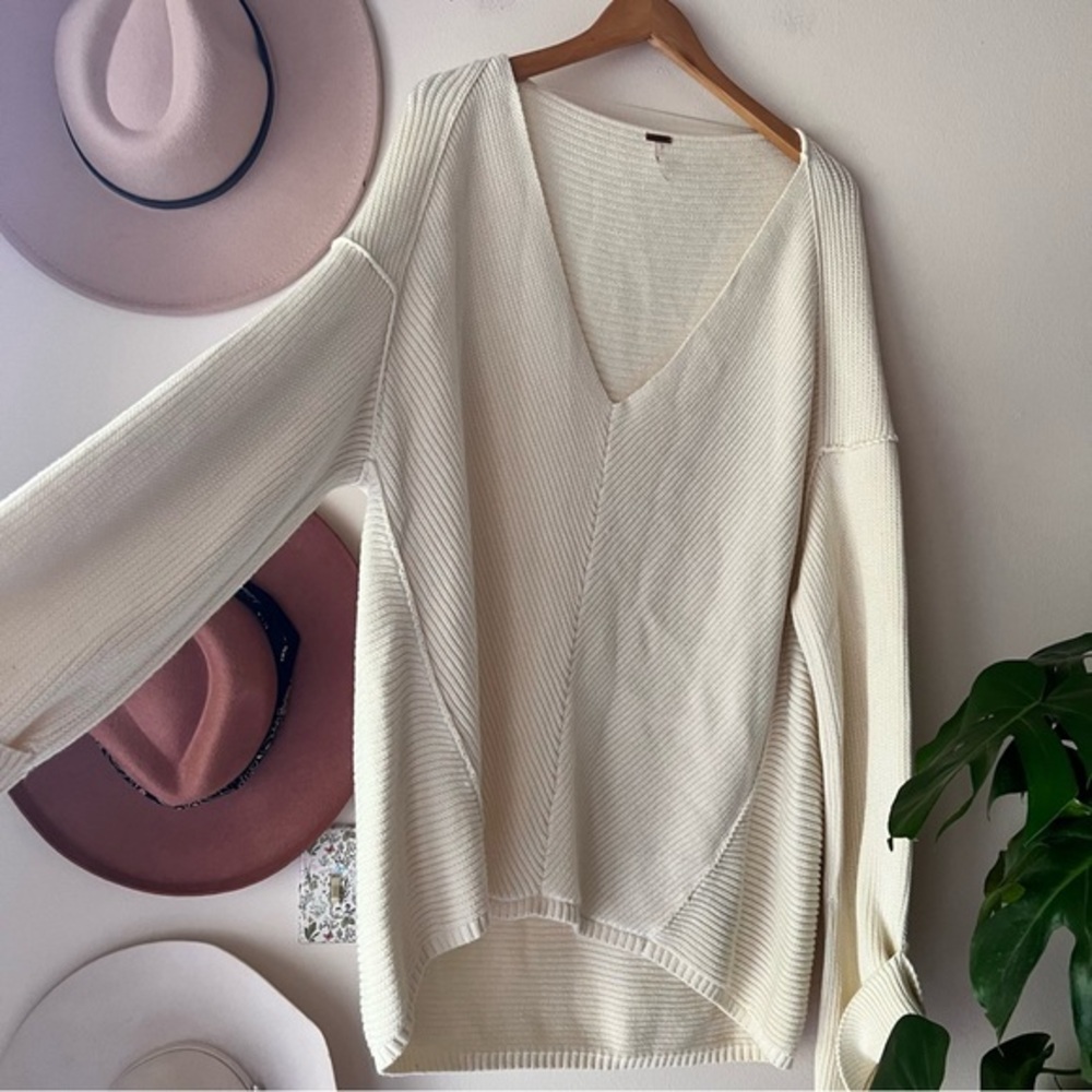 FREE PEOPLE La Brea V-Neck Sweater SIZE MEDIUM cream ribbed oversized‎ warm cozy - Picture 6 of 9